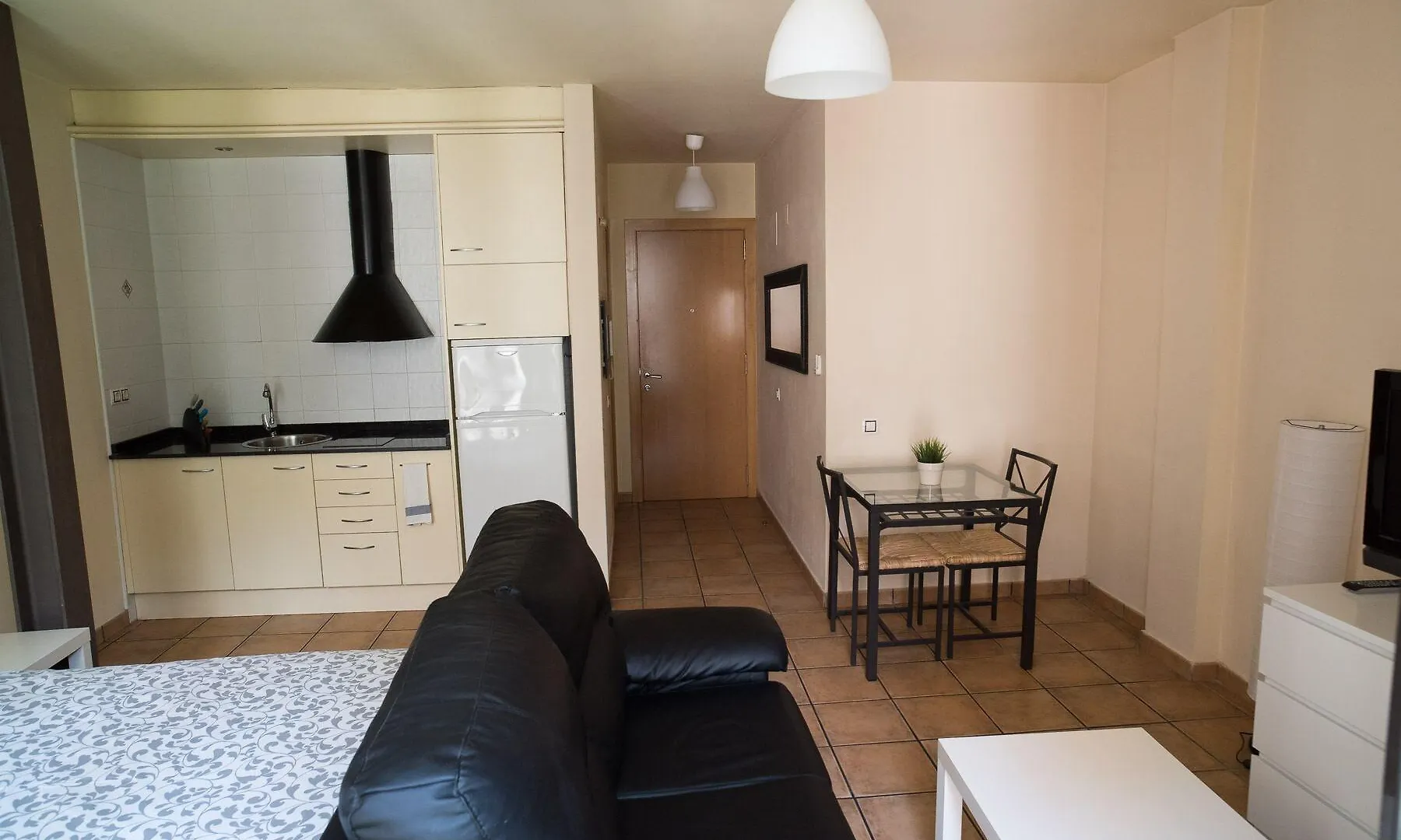Urbi Apartments Manresa 0*,